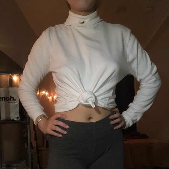 Which turtle neck - Picture 2 of 3